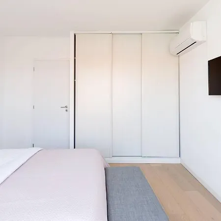 Modern 2 Bedrooms In The Centre Cannes